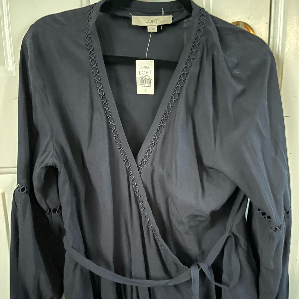 Tie around woman’s blouse LOFT